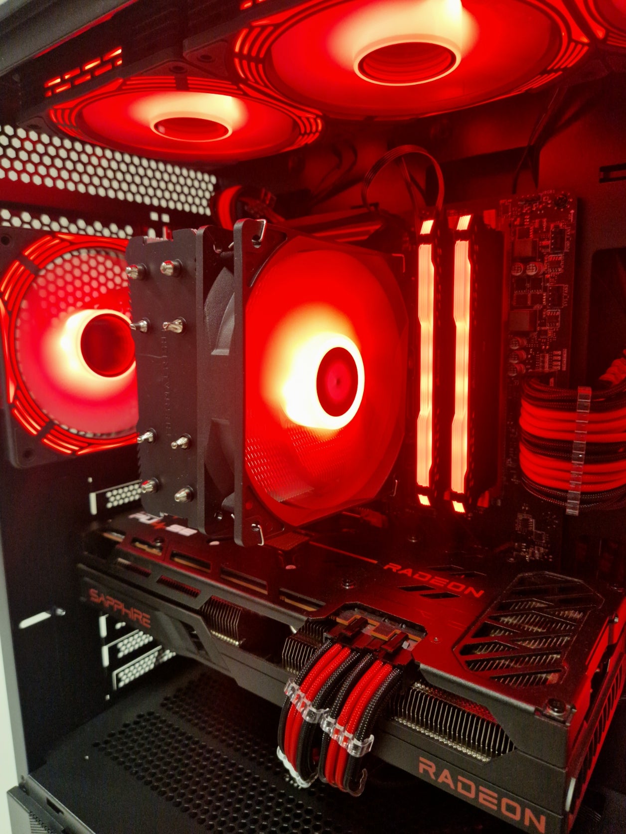 Gaming PC | Ryzen 5 5600 | RX 6750 XT 12GB | 16GB RAM | 1TB SSD