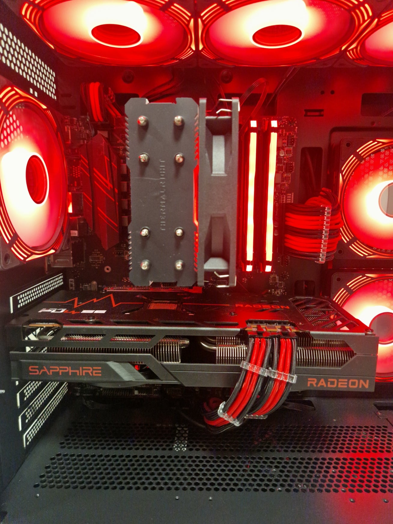 Gaming PC | Ryzen 5 5600 | RX 6750 XT 12GB | 16GB RAM | 1TB SSD